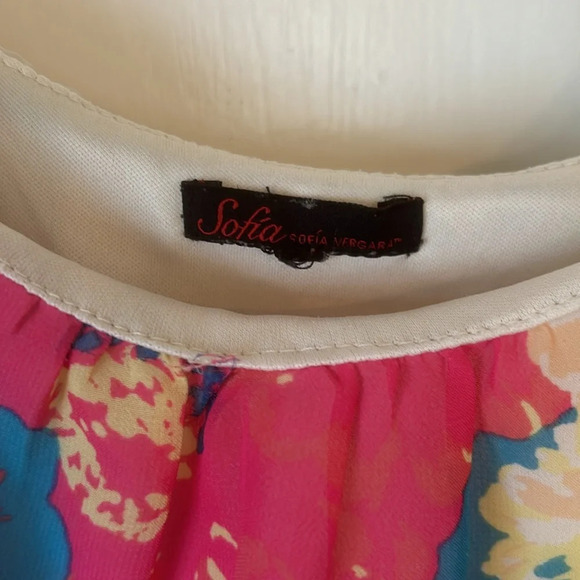 Sofia Sofia vergara floral tank top size L (see measurements in photos) - Picture 2 of 9